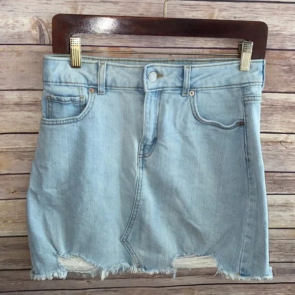 🎈Sale🎈Wild Fable Factory Distressed Denim Skirt - Picture 1 of 6